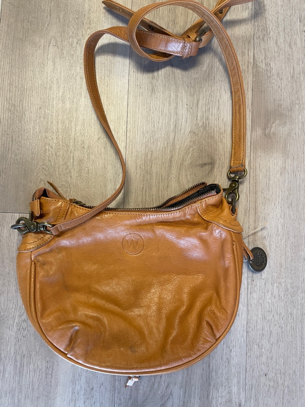 Wanderers Tan Leather Crossbody Bag - Classic Everyday Style